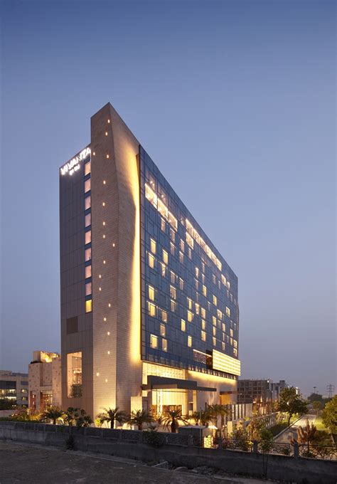 Gallery of Vivanta by Taj Gurgaon / WOW Architects | Warner Wong Design - 7