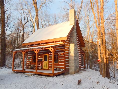 Drummy Log Cabin Features Traditional Square Chinked Logs