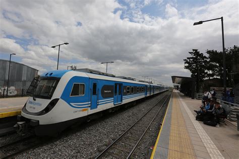 En mayo creció un 54% la cantidad de pasajeros de trenes metropolitanos ...