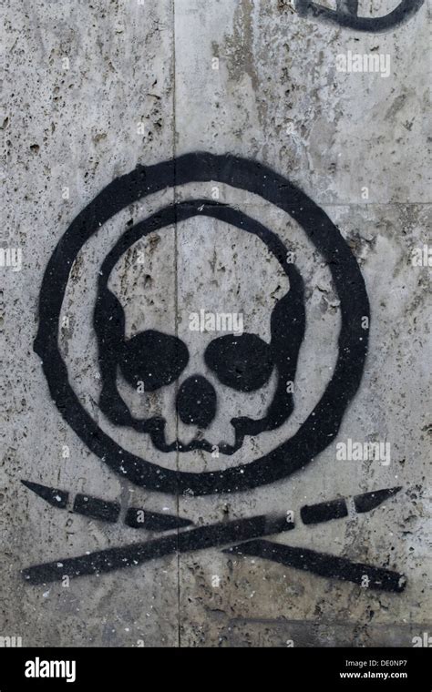 Graffiti death sign Stock Photo - Alamy