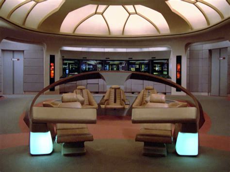 How Star Trek Recreated The Enterprise D Bridge For Picard | GIANT ...