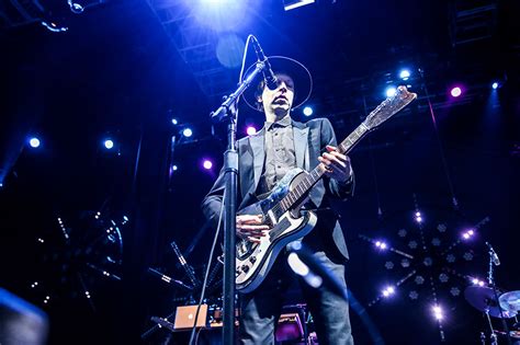 A Mighty Good Leader: Beck Live in Brooklyn | SPIN