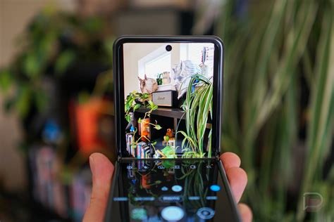Galaxy Z Flip Update Brings Quick Way to Access Camera's Flex Mode