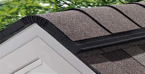 Ridge vent on a gable roof | RoofCalc.org