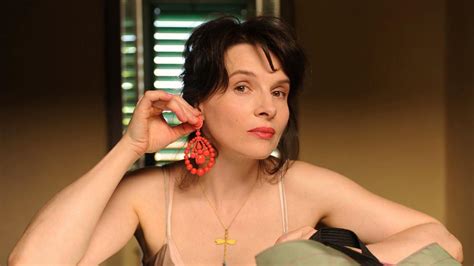 Juliette Binoche er vidunderlig i legende romance - politiken.dk