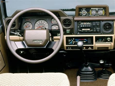 Toyota Land Cruiser (BJ70V) 1984–90 Land Cruiser Interior, Truck ...