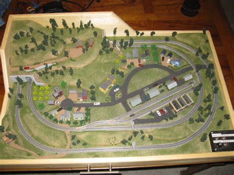 Z scale trains - Bret's - Model railroad layouts plansModel railroad ...