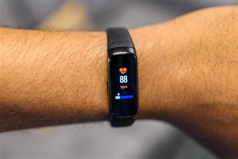 Samsung Galaxy Fit Review: A $99 Fitness Tracker | Digital Trends