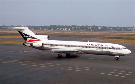 Delta Airlines 727-200 1978 | Boeing aircraft, Delta airlines, Vintage ...