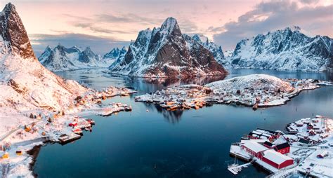 9 reasons to visit Lofoten in the winter time