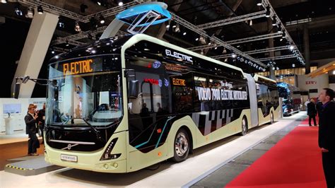 World Premiere of Volvo’s new electric articulated bus – Motorindia