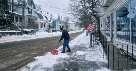 Massachusetts Hit Hard By Winter Storm - The New York Times