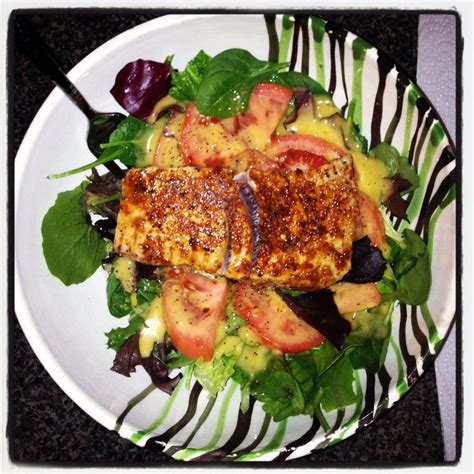 Seared tuna salad | Seared tuna salad, Seared tuna, Food