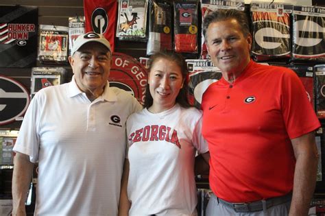 Former UGA quarterback Buck Belue authors book on 1980 championship ...