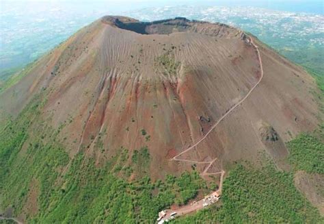 Gas causing ground to rise near Bay of Naples volcano