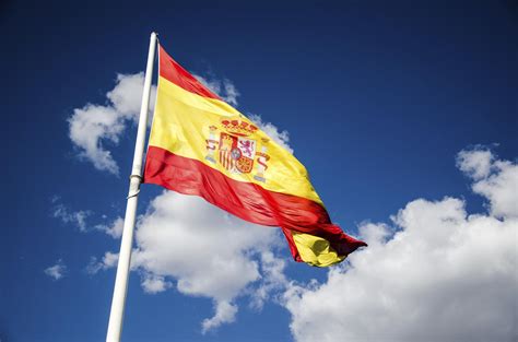 Significado de la bandera y el escudo de España