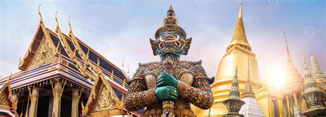 Wat Phra Kaew, Emerald Buddha temple, Wat Phra Kaew is one of Bangkok's ...