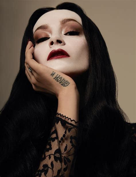 Halloween How-To: Morticia Addams | Morticia addams makeup, Morticia ...