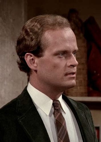 Fan Casting Joseph Quinn as Dr. Frasier Crane in Cheers (2022) on myCast