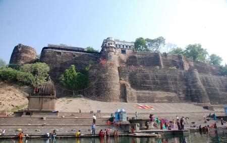 Ahilya Fort, Maheshwar | Ticket Price | Timings | Address: TripHobo