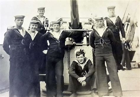 G798 Crew H.M.S. Revenge. Courtesy of NI. - WW1Photos.org