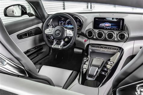 Mercedes-AMG GT now with digital dash