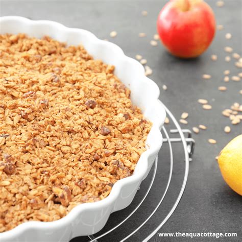 Easy Cinnamon Apple Crisp - The Aqua Cottage