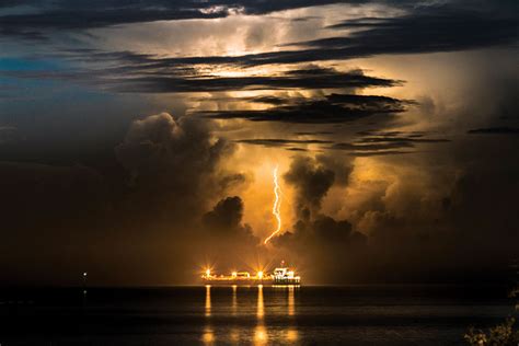 Lightning storms triggered by exhaust from cargo ships | New Scientist