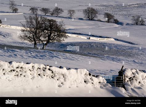 peak district winter Stock Photo - Alamy