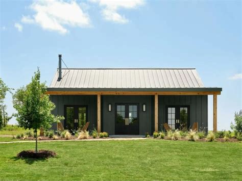 Fixer Upper: Welcome Home | Episode 8 | Fixer upper, Barn style house ...