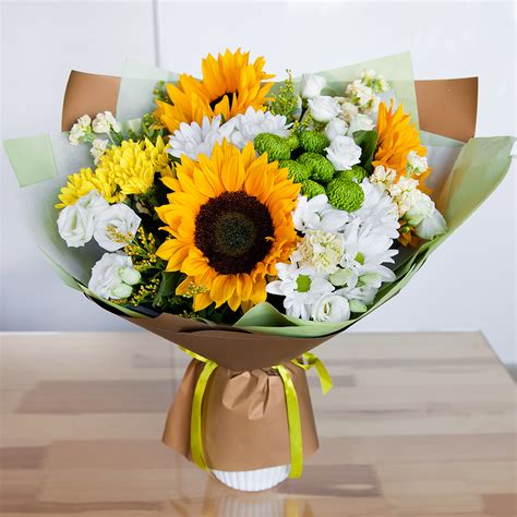 Bouquet 'Sunrise: sunflowers and daisies' - order and send for 57 ...