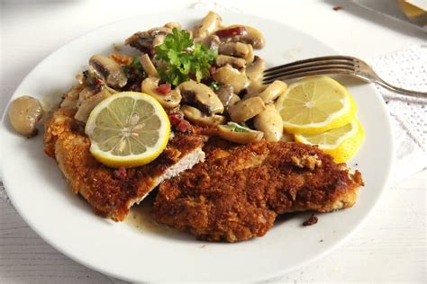 Hunter Schnitzel – German Jägerschnitzel