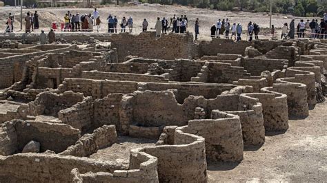 Egypt unveils 3,000-year-old "lost golden city" at Luxor — photos