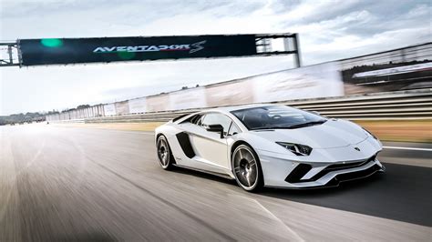 Lamborghini Aventador S | Lamborghini.com