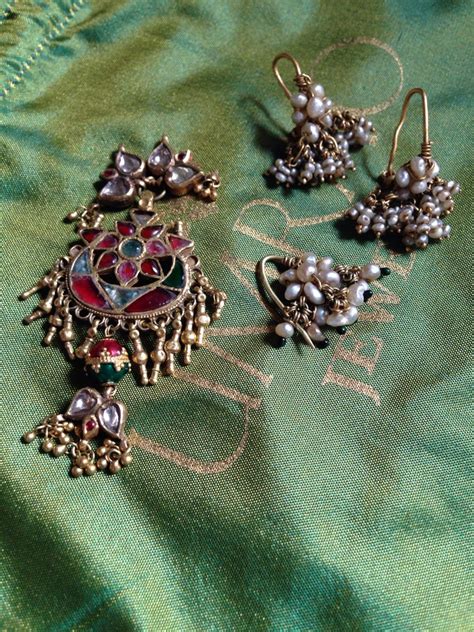 Antique gold Mang Teeka and Natural Basra pearl Nath And earrings ...