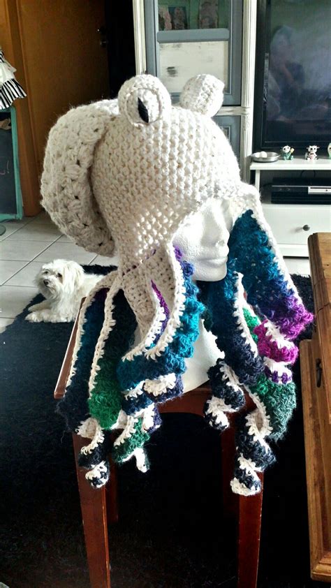 Crochet octopus hat More | Crochet octopus, Crochet hat pattern ...