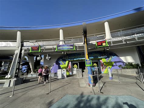 Guide to Buzz Lightyear’s Space Ranger Spin at Magic Kingdom