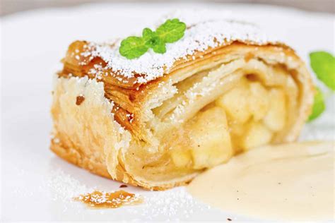 Apfelstrudel mit Vanillesauce: Original-Rezept von Alfons Schuhbeck