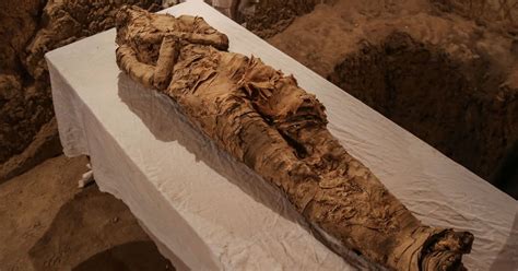 3,500 Year Old Mummy And ‘Beautiful’ Wall Mural Discovered In Egyptian ...