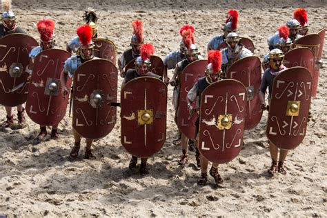 Tribe History: 3 of Rome's Most Famous Military Tactics - Travian ...