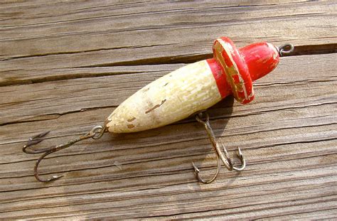 Antique Red and White Wooden South Bend Woodpecker Fishing Lure ...