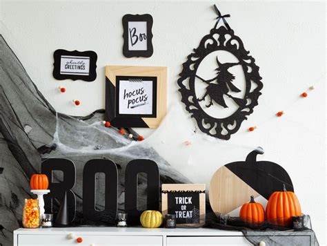 Halloween Gallery Wall Art Ideas | Fun365