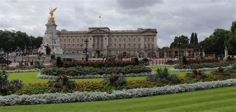 Buckingham Palace Garden to open this spring - Hertford Street