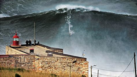 Nazare surf. Alles over deze legendarisch big wave surfspot in Portugal.