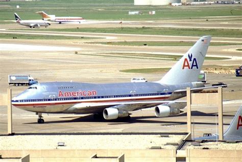 A Look Back: American Airlines' History With Boeing Aircraft - Simple ...