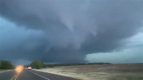 At least 2 dead after tornadoes tear through 2 states - ABC News