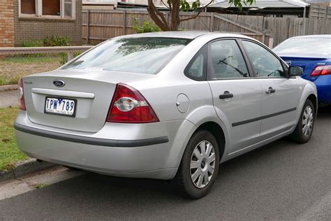 2005 Ford Focus ZX5 S 4dr Hatchback 5-spd manual w/OD