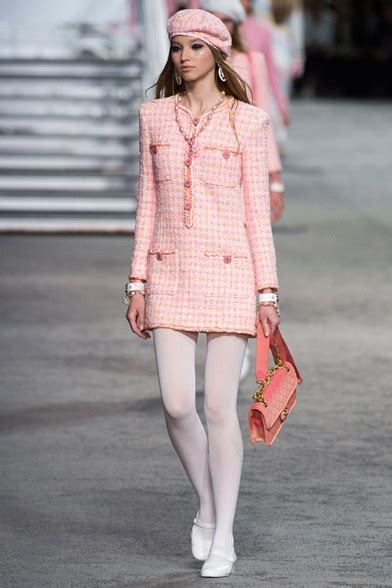 Sfilata Chanel Parigi - Pre-collezioni Primavera Estate 2019 - Vogue