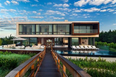 Stunning New York Residence Showcases Unobstructed Views Of The Atlantic