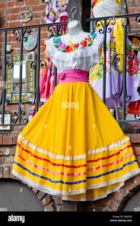 Introducir 63+ imagen tiendas de ropa folklorica mexicana - Abzlocal.mx